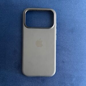 Apple Black Silicone iPhone 17 Pro Case